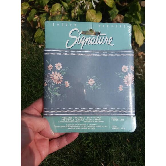 Vintage Signature Wallpaper Border Navy Pink Flowers 5 yards Cottage Core - Picture 1 of 5